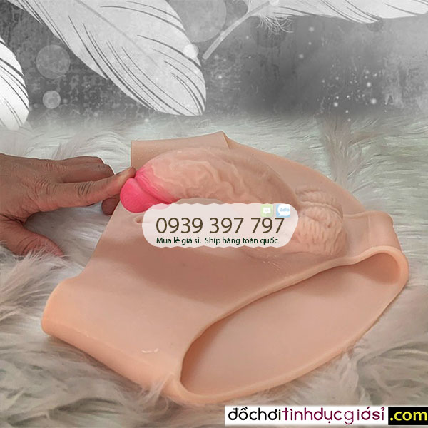 Les Chip dildo with super soft silicone string