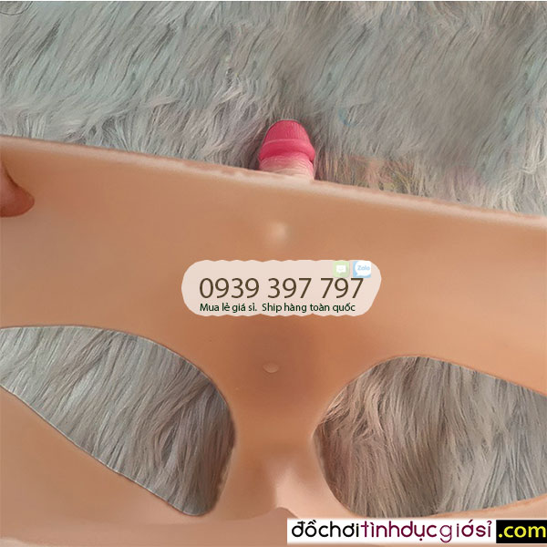 Les Chip dildo with super soft silicone string